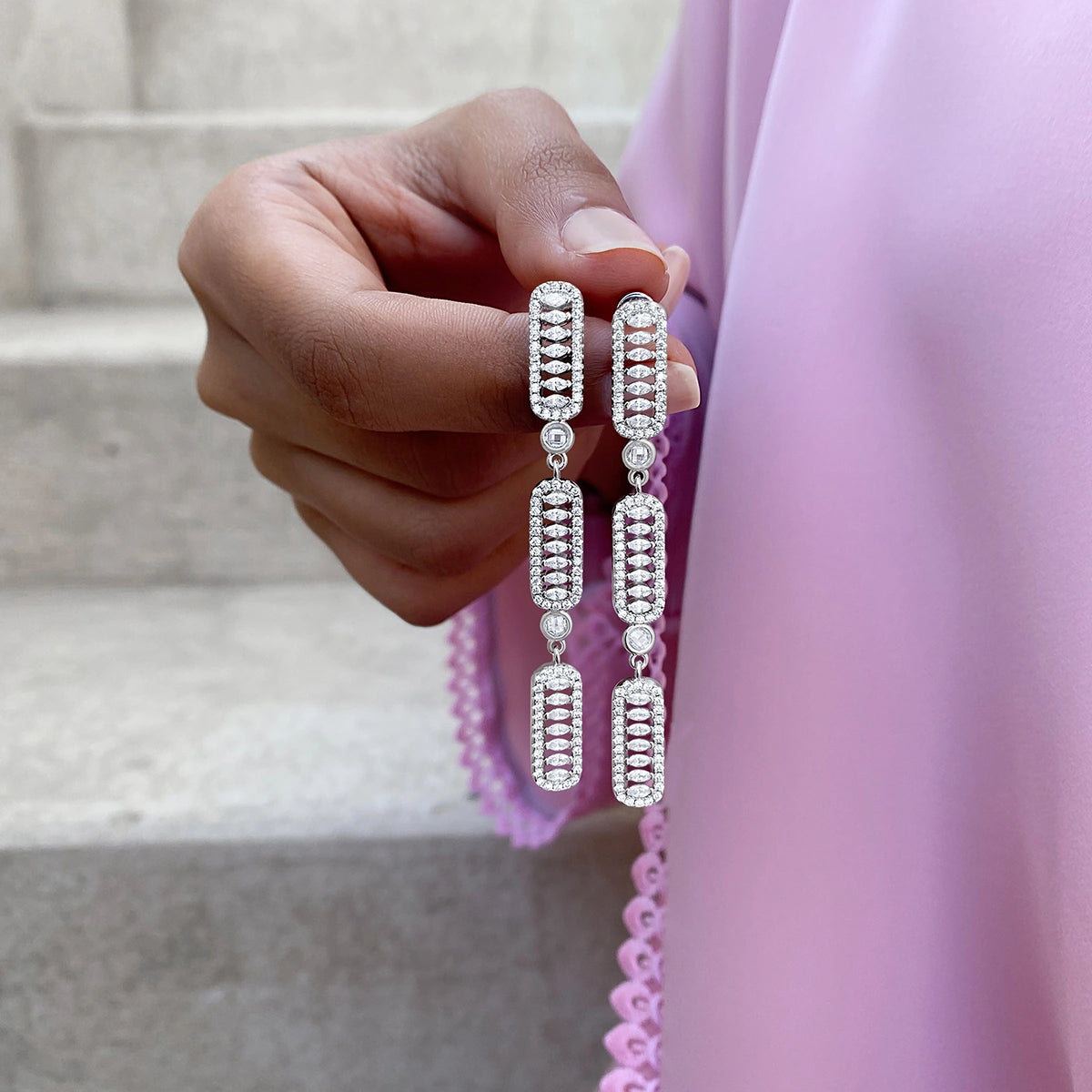 أقراط فاين بتصميم ثلاثي / اللون الفضي