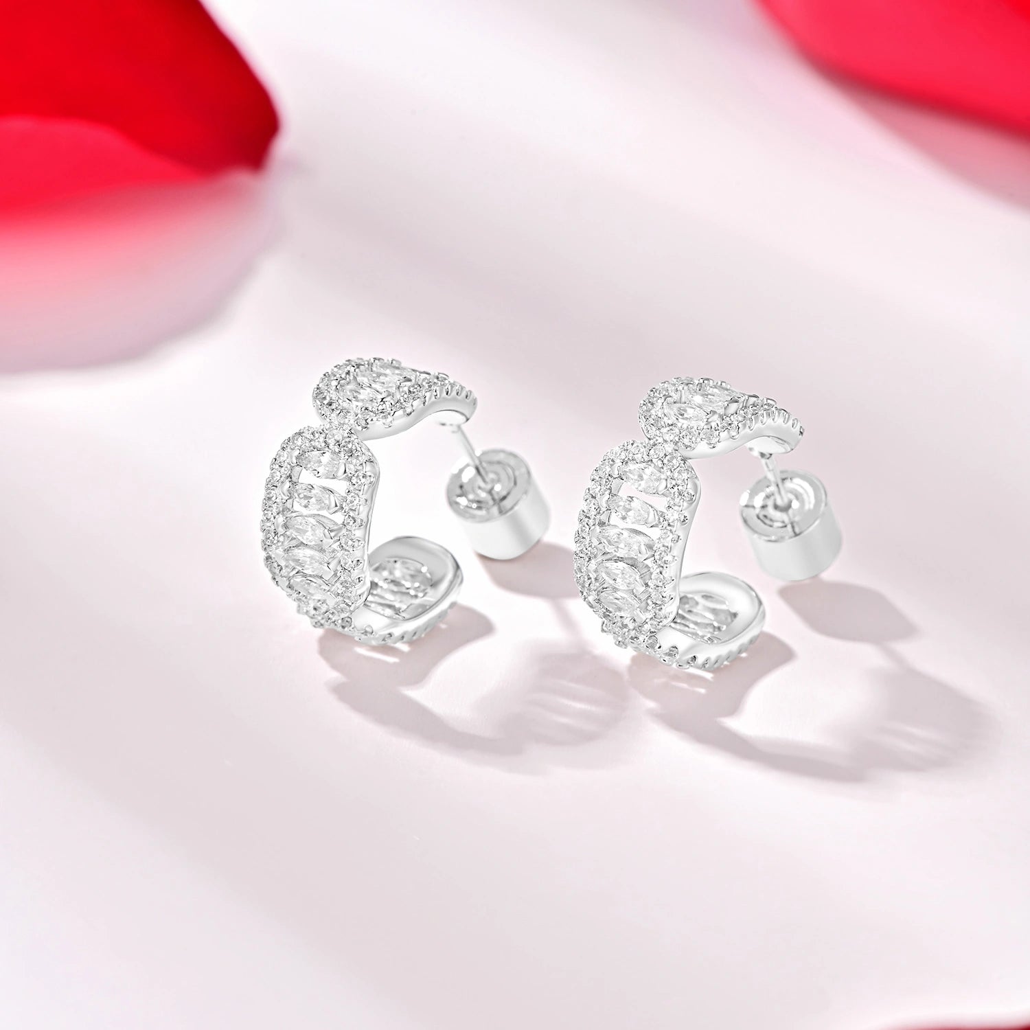 أقراط فاين بتصميم دائري / اللون الفضي