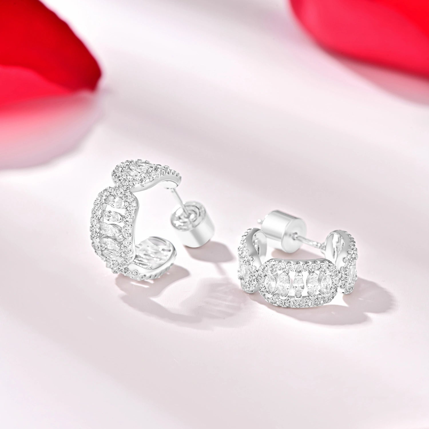 أقراط فاين بتصميم دائري / اللون الفضي