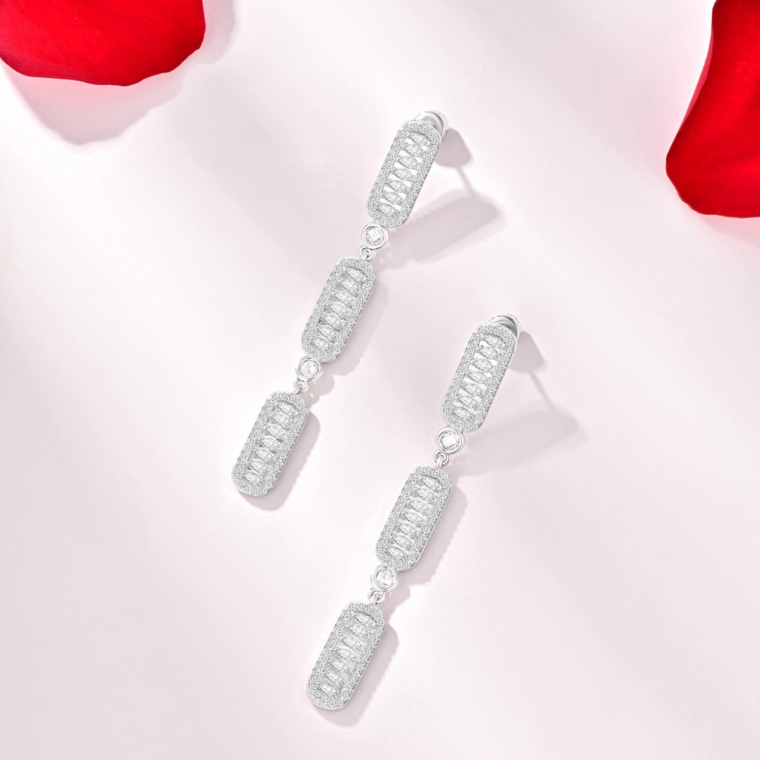 أقراط فاين بتصميم ثلاثي / اللون الفضي