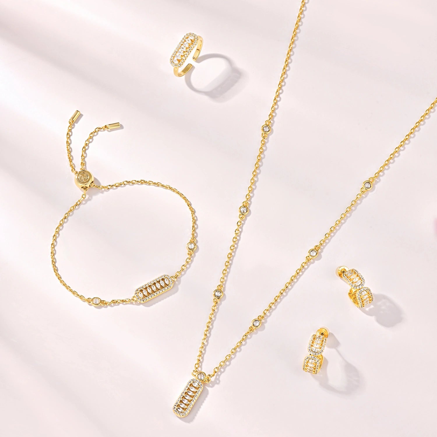 طقم فاين بتصميم ثنائي / اللون الذهبي