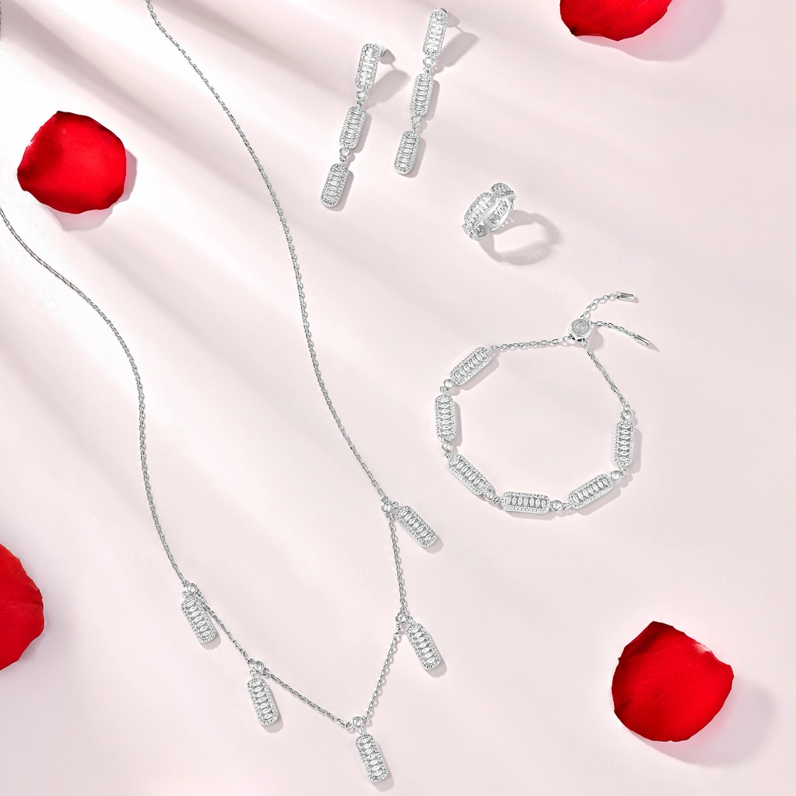 طقم فاين بتصميم متعدد / اللون الفضي