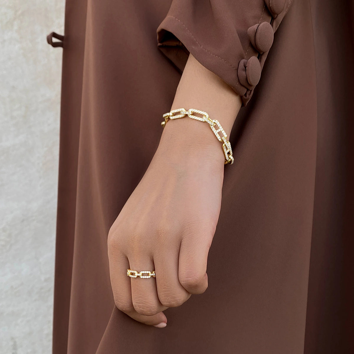 لينكس/ خاتم باللون الذهبي بتصميم متعدد