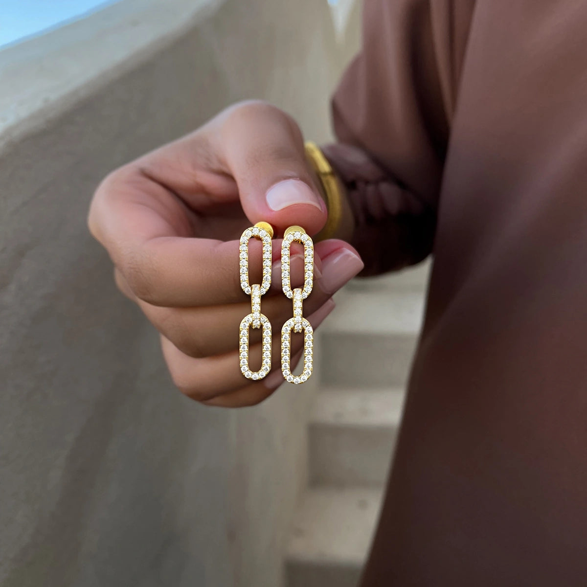 لينكس / أقراط طويلة باللون الذهبي