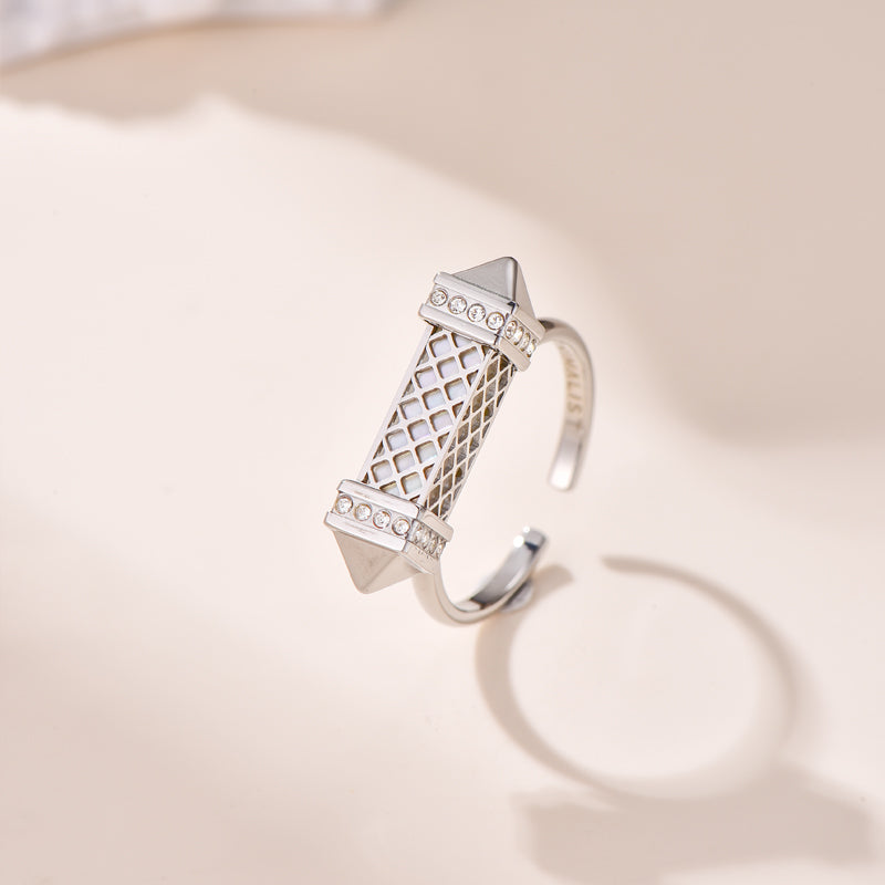 تاسل /خاتم اللؤلؤ باللون الفضي