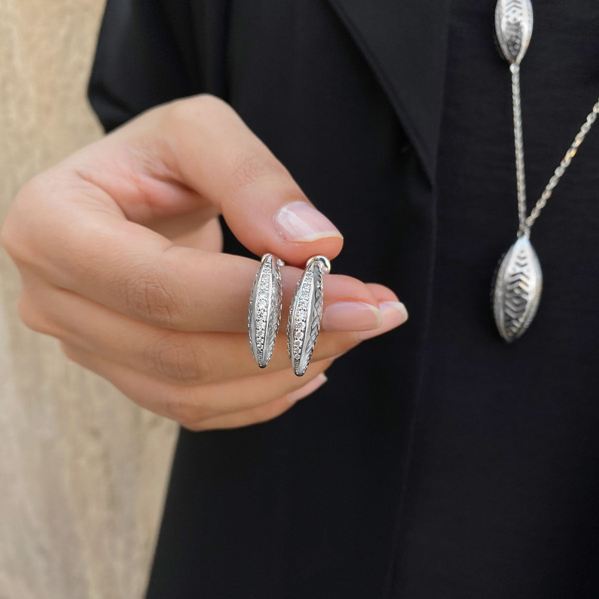 ليف / أقراط باللون الفضي