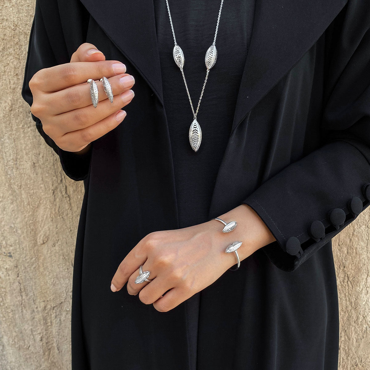 ليف / طقم باللون الفضي