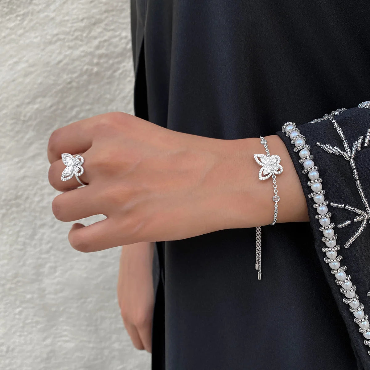 بترفلاي / سوار باللون الفضي