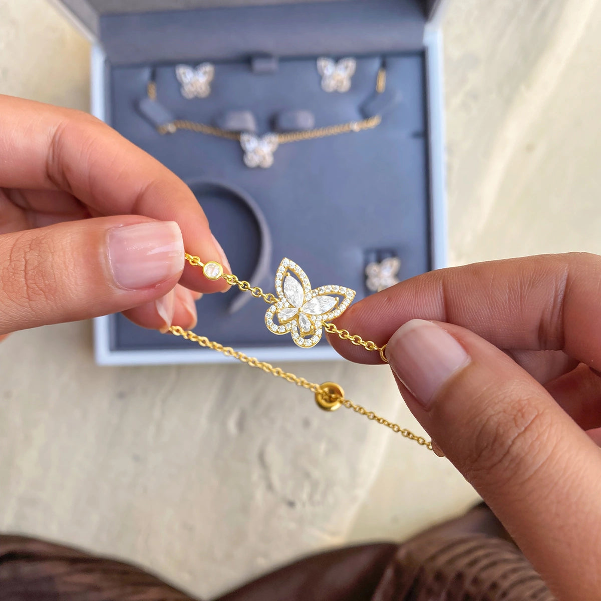 بترفلاي / سوار اللون الذهبي