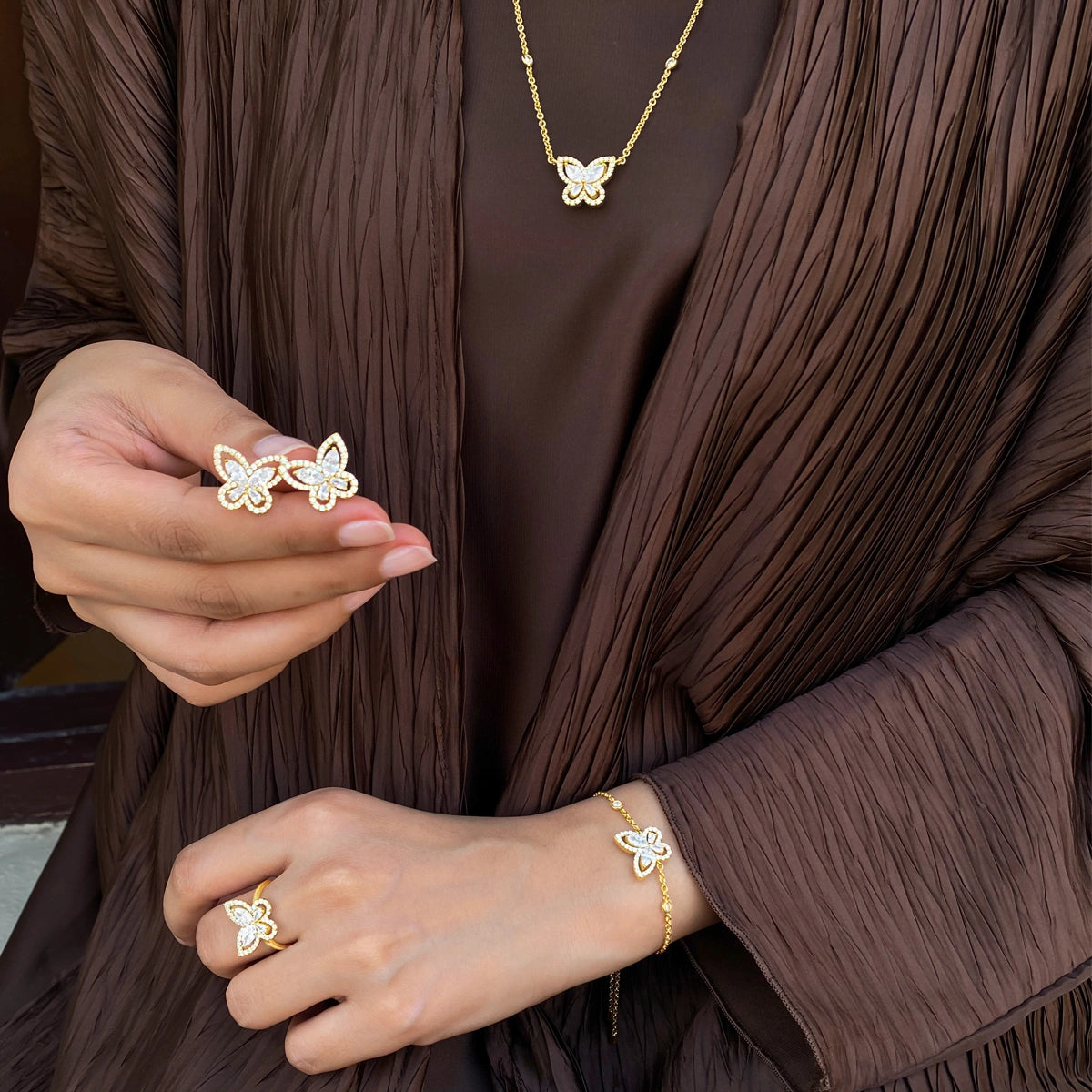 بترفلاي / أقراط اللون الذهبي