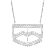 برقع / قلادة باللون الفضي