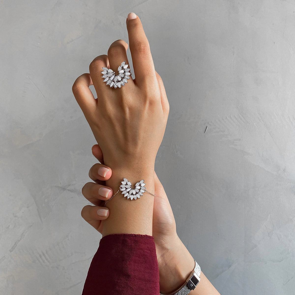 تشارمنق دروب / سوار باللون الفضي