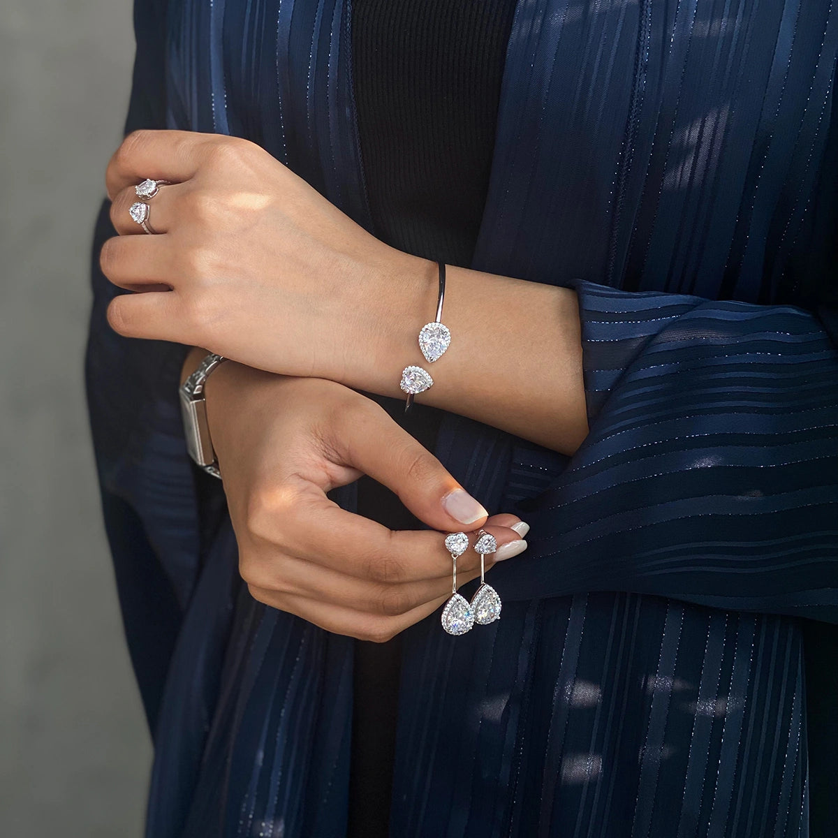 تشارمنق هارتس / أقراط باللون الفضي