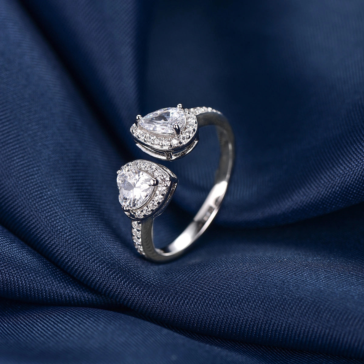 تشارمنق هارتس / خاتم باللون الفضي