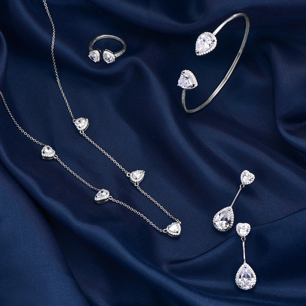 تشارمنق هارتس / طقم فضي