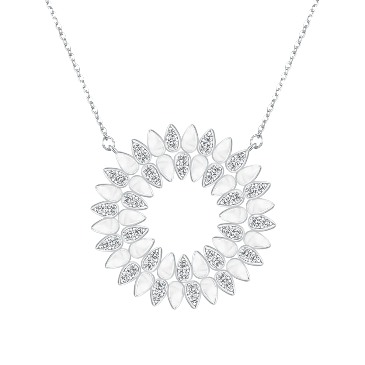 تشارمنق دروب / عقد باللون الفضي