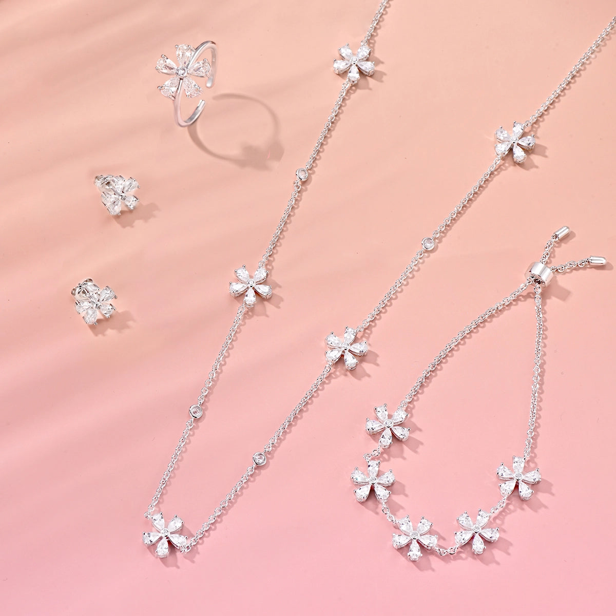 ديزي فلاور/ تصميم بزخارف متعددة طقم اللون الفضي