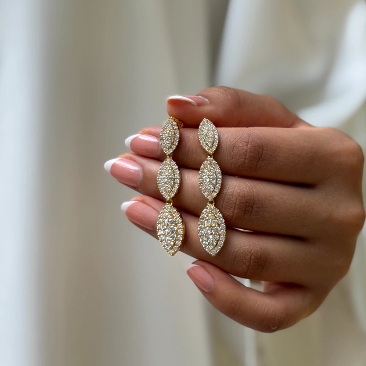 ديزي ليف / أقراط باللون الذهبي