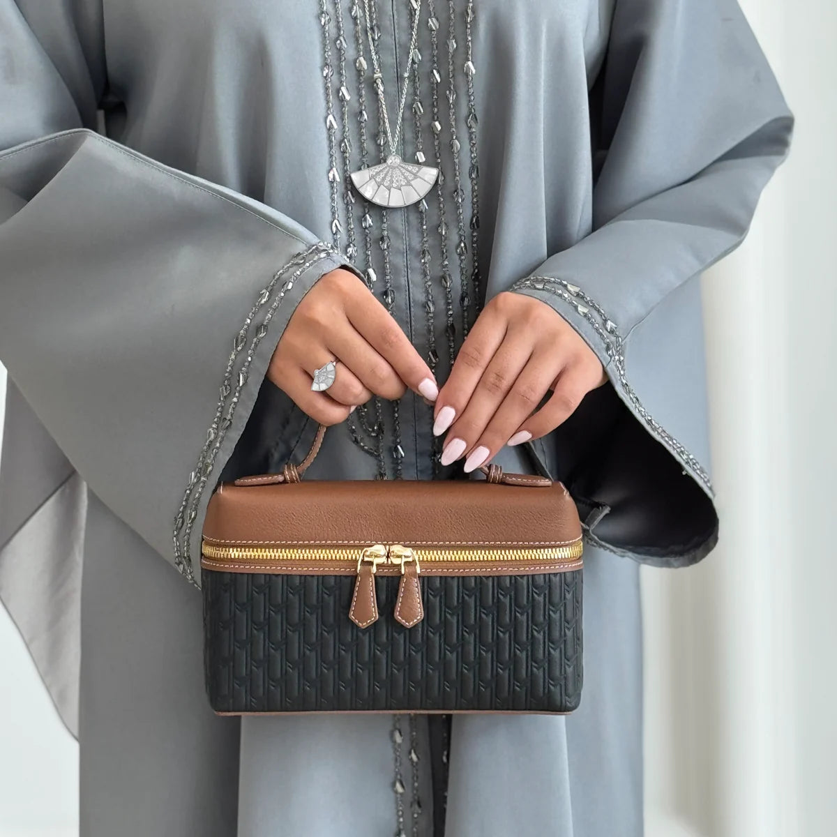 فان / خاتم باللون الفضي