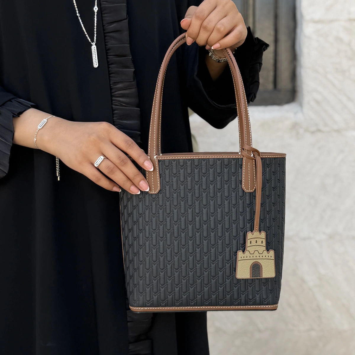 ليذر تشارم / البرقع