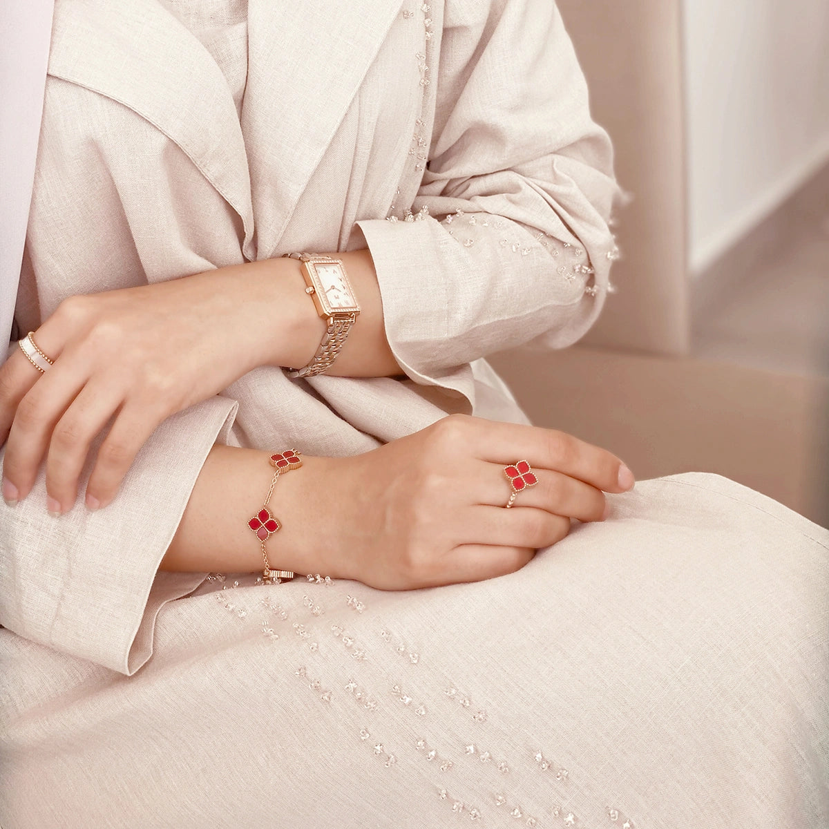 جوري / إسورة الحجر الأحمر بلون الروز قولد