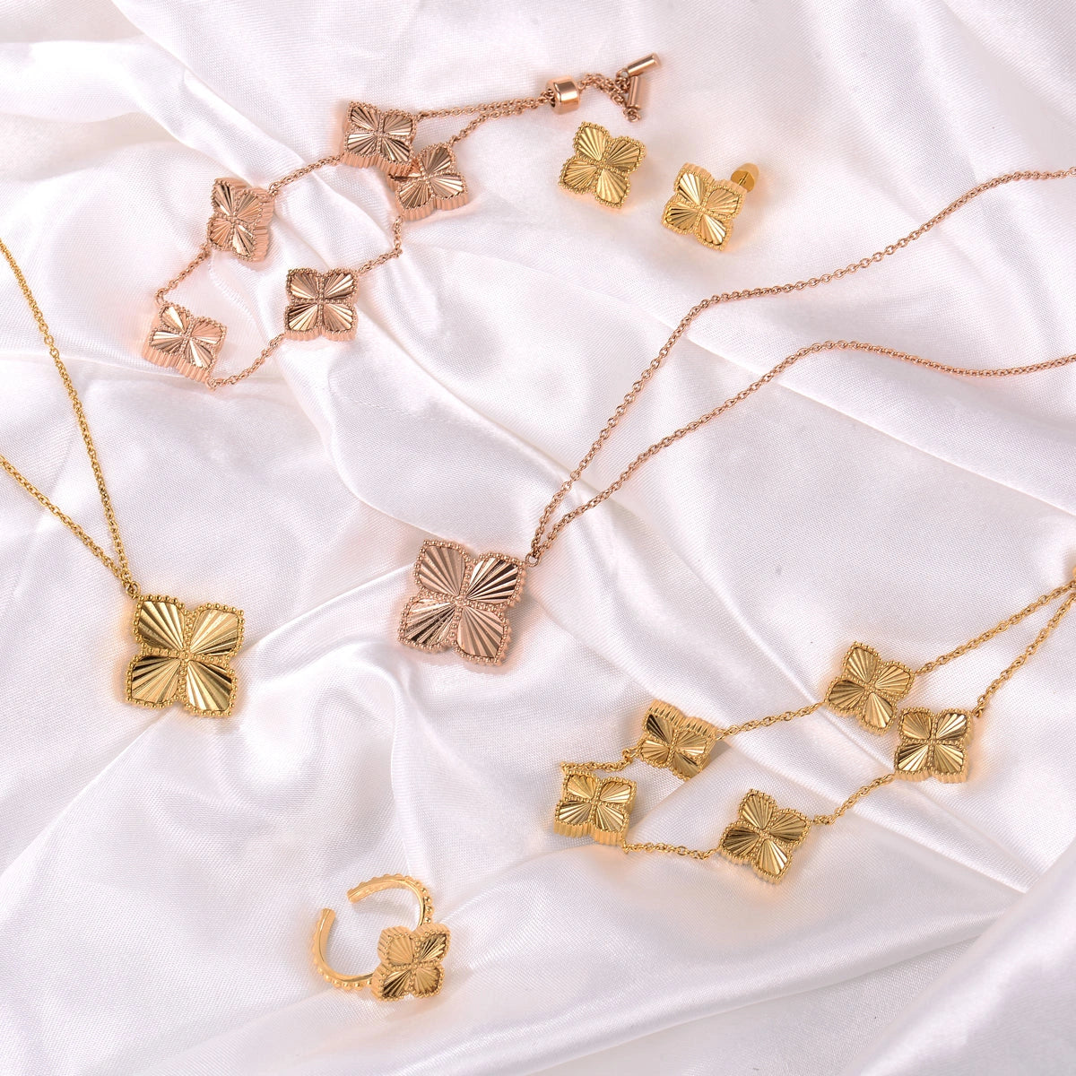 جوري / إسورة إشراقة الجوري بلون الذهب