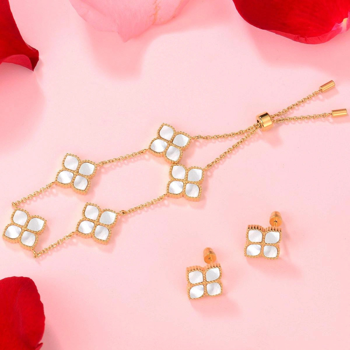 جوري / أقراط اللؤلؤ باللون الذهبي