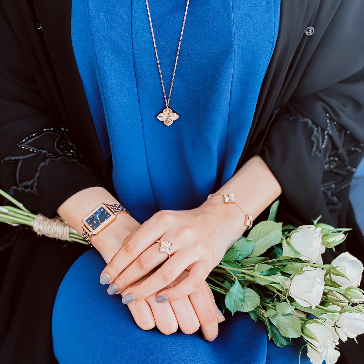 جوري / عُقد إشراقة الجوري بلون الروز قولد