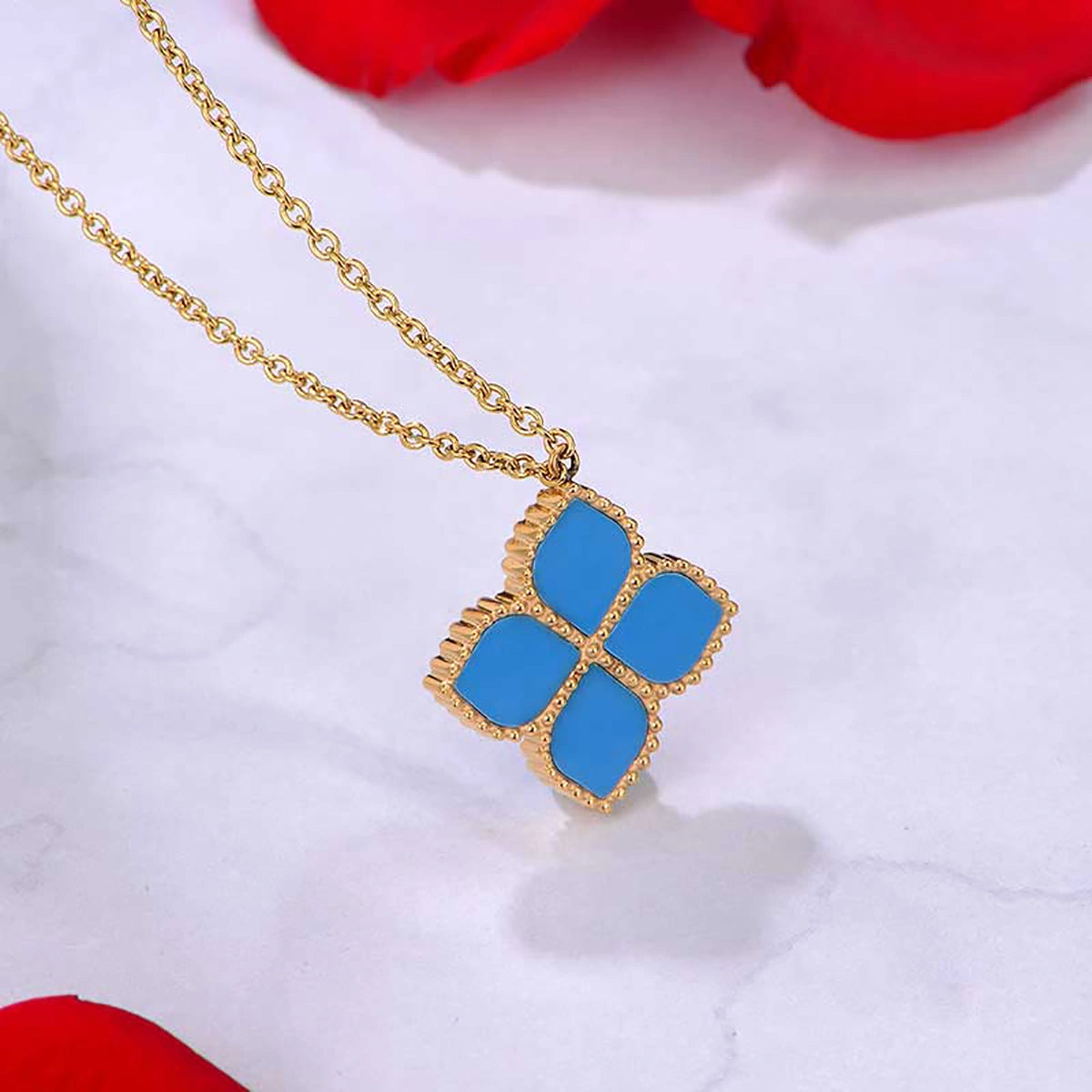 جوري / قلادة العقيق التركوازي باللون الذهبي