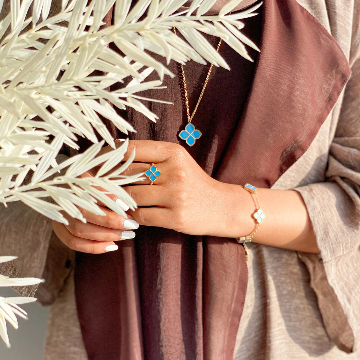 جوري / خاتم العقيق التركوازي باللون الذهبي