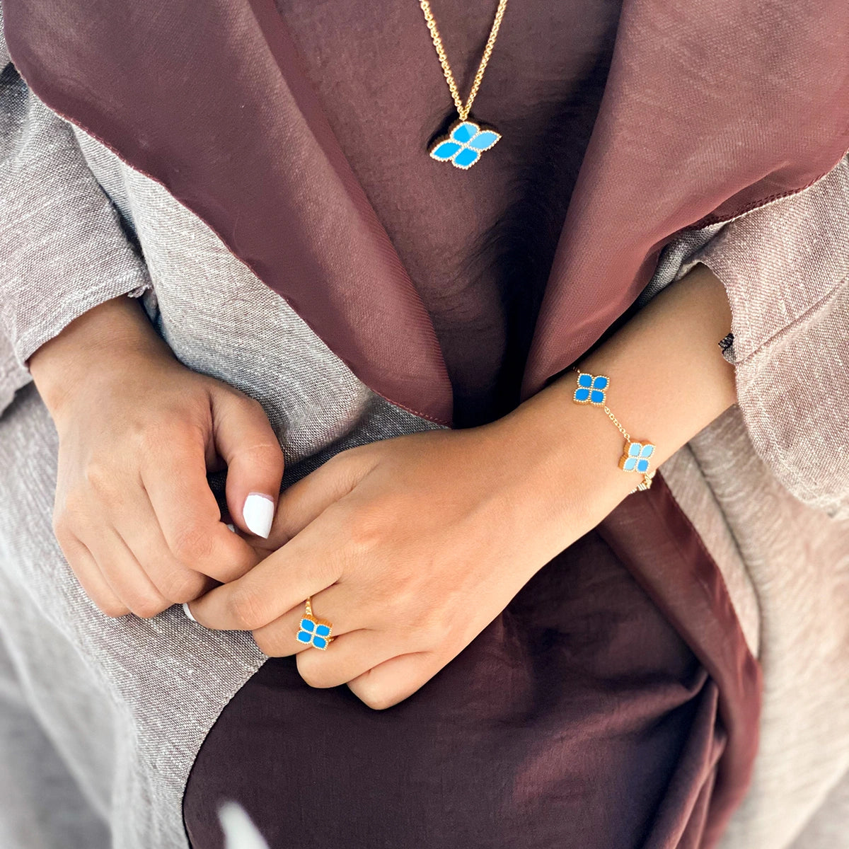 جوري / خاتم العقيق التركوازي باللون الذهبي