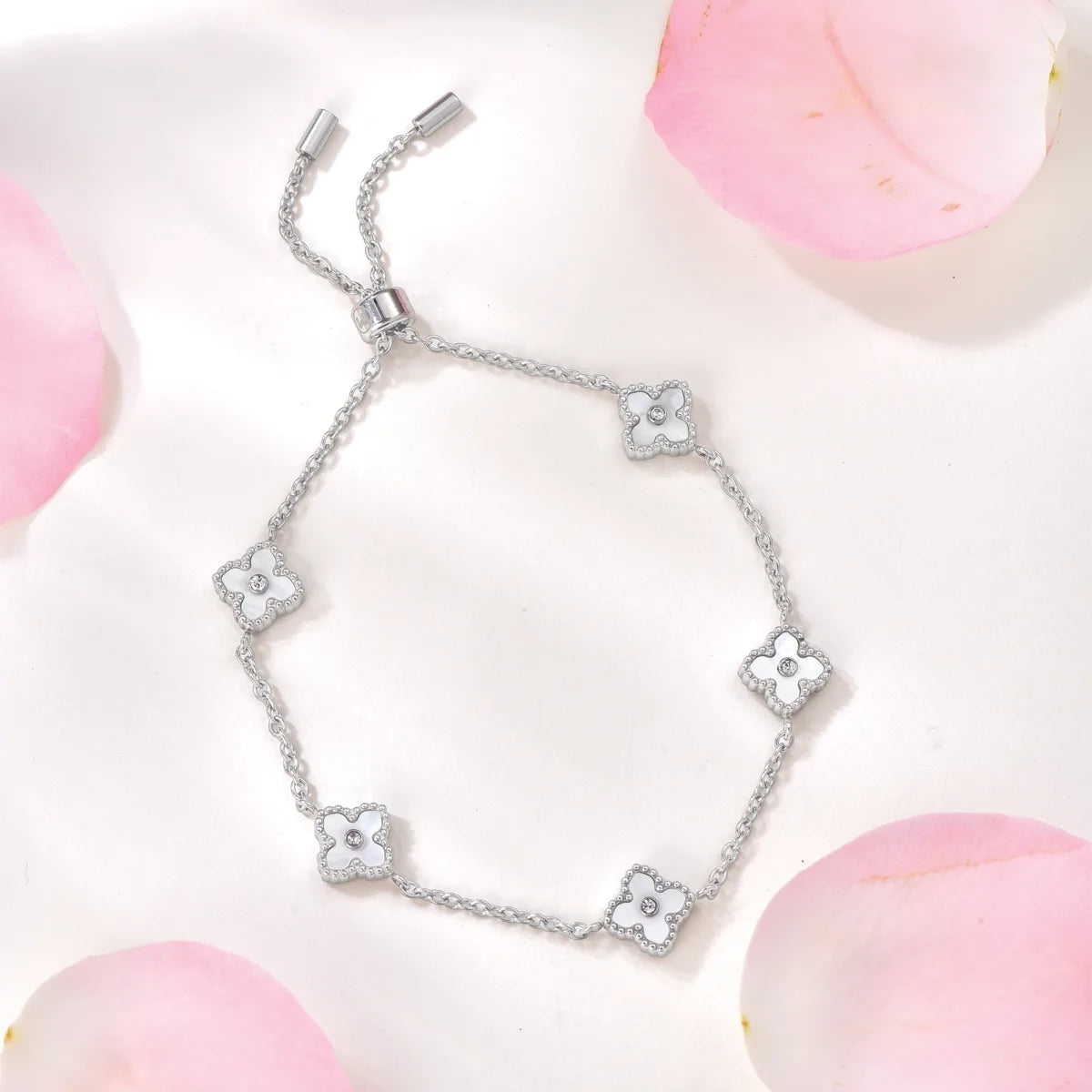 ميني جوري / إسورة اللؤلؤ باللون الفضي