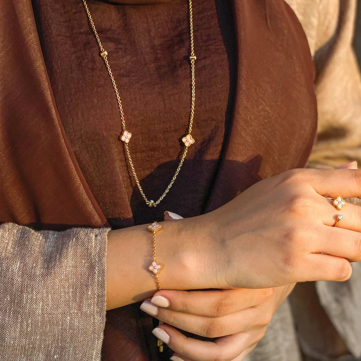 ميني جوري / إسورة وردي فاتح و ذهبي