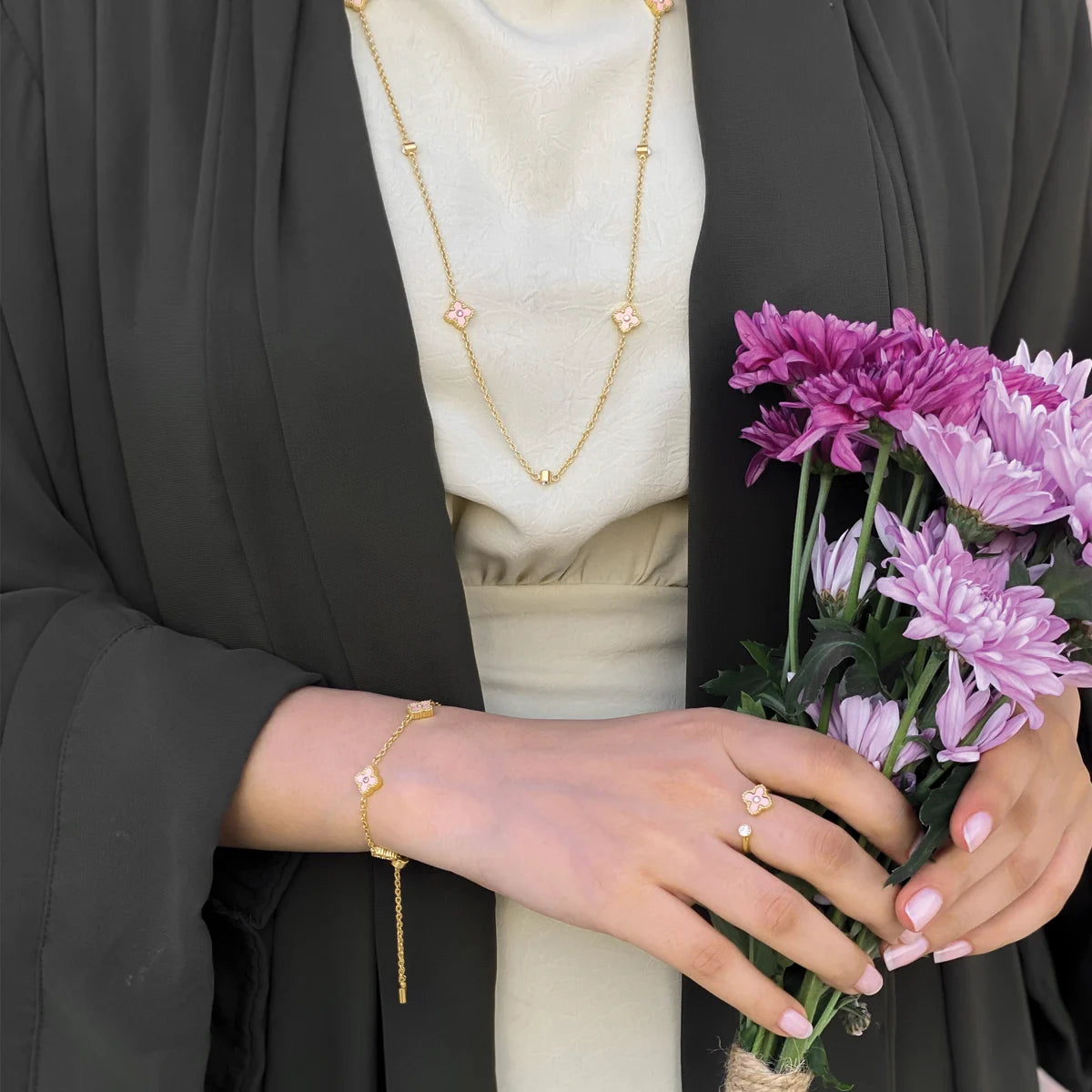 ميني جوري / إسورة وردي فاتح و ذهبي