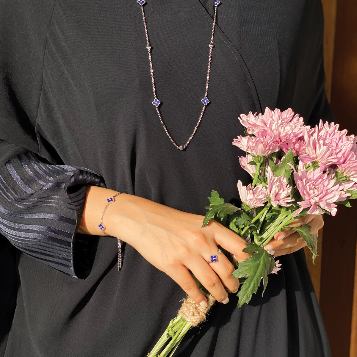 ميني جوري / إسورة أزرق و فضي