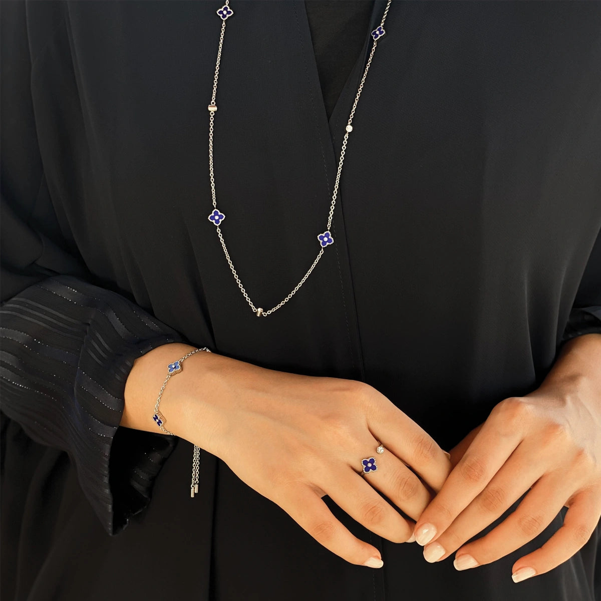 ميني جوري / عُقد أزرق و فضي