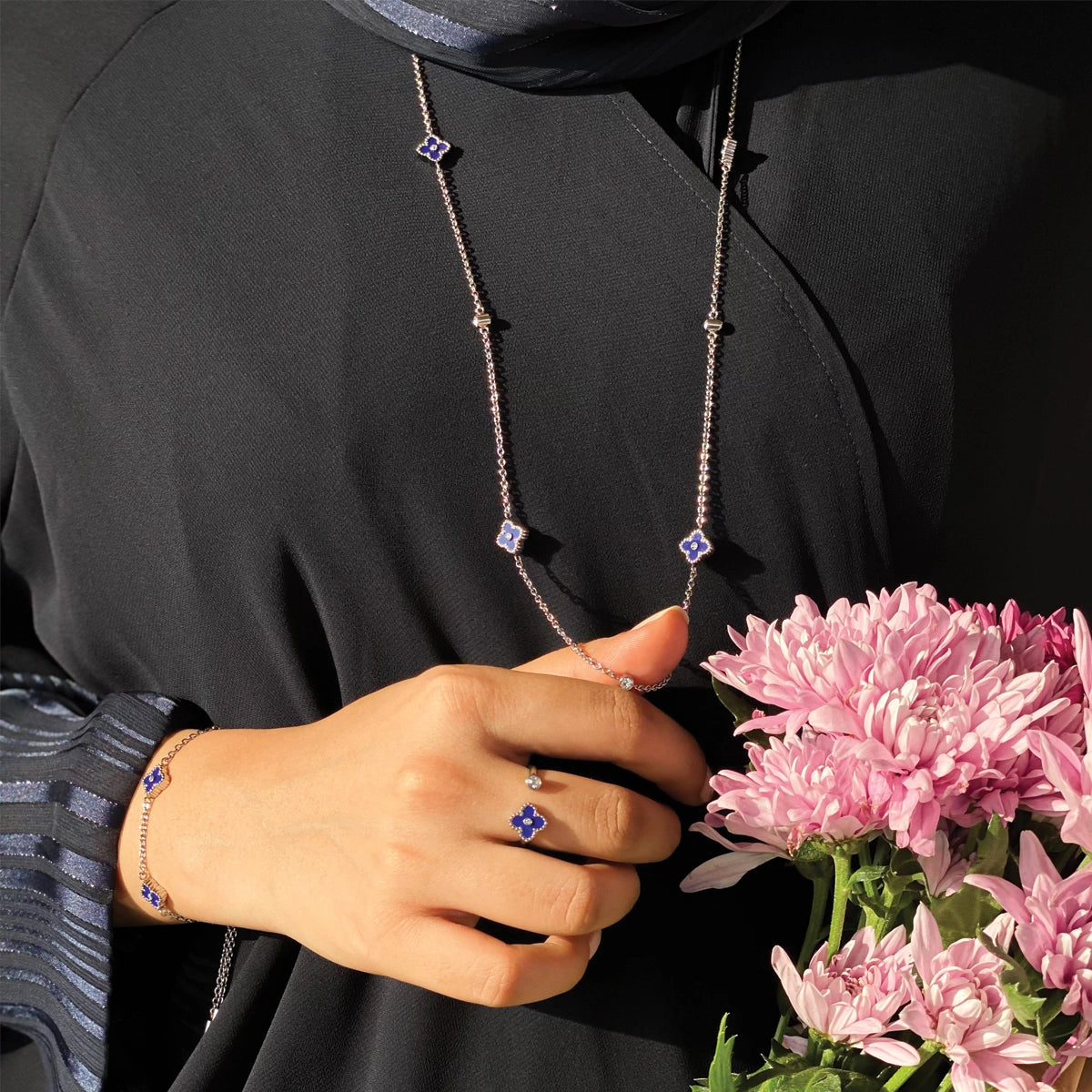 ميني جوري / عُقد أزرق و فضي