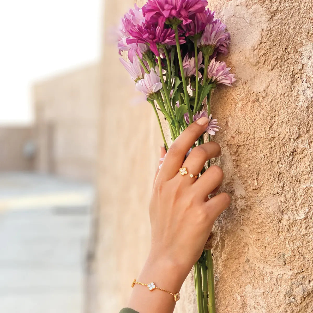 ميني جوري/ خاتم اللؤلؤ باللون الذهبي