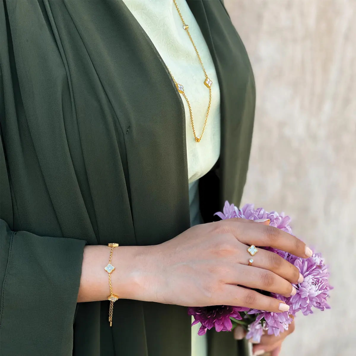 ميني جوري/ خاتم اللؤلؤ باللون الذهبي