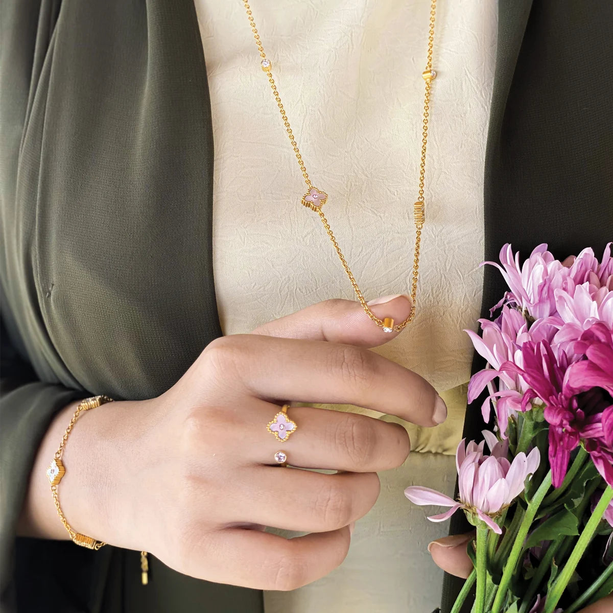 ميني جوري / خاتم وردي فاتح و ذهبي