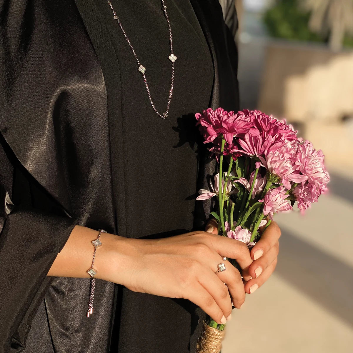 ميني جوري / طقم اللؤلؤ باللون الفضي