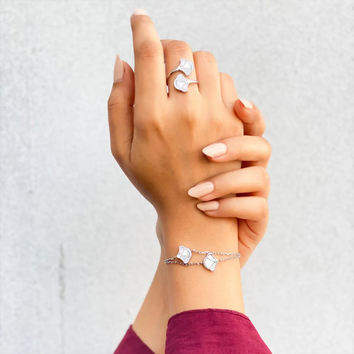 توليب / إسورة اللؤلؤ باللون الفضي