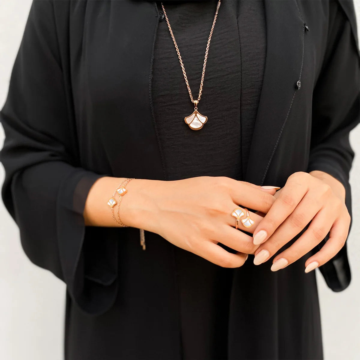 توليب /  إسورة اللؤلؤ بلون الروز قولد