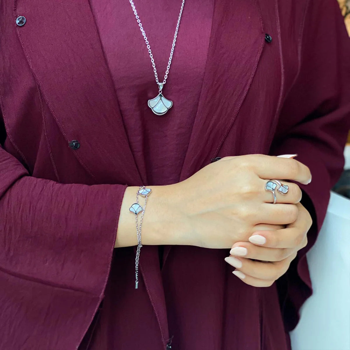 توليب / خاتم اللؤلؤ باللون الفضي