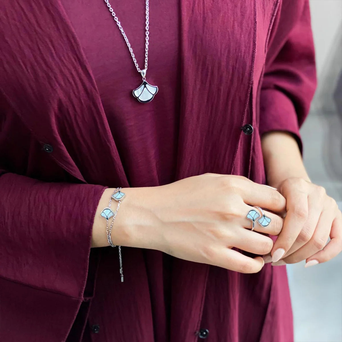 توليب / طقم اللؤلؤ باللون الفضي