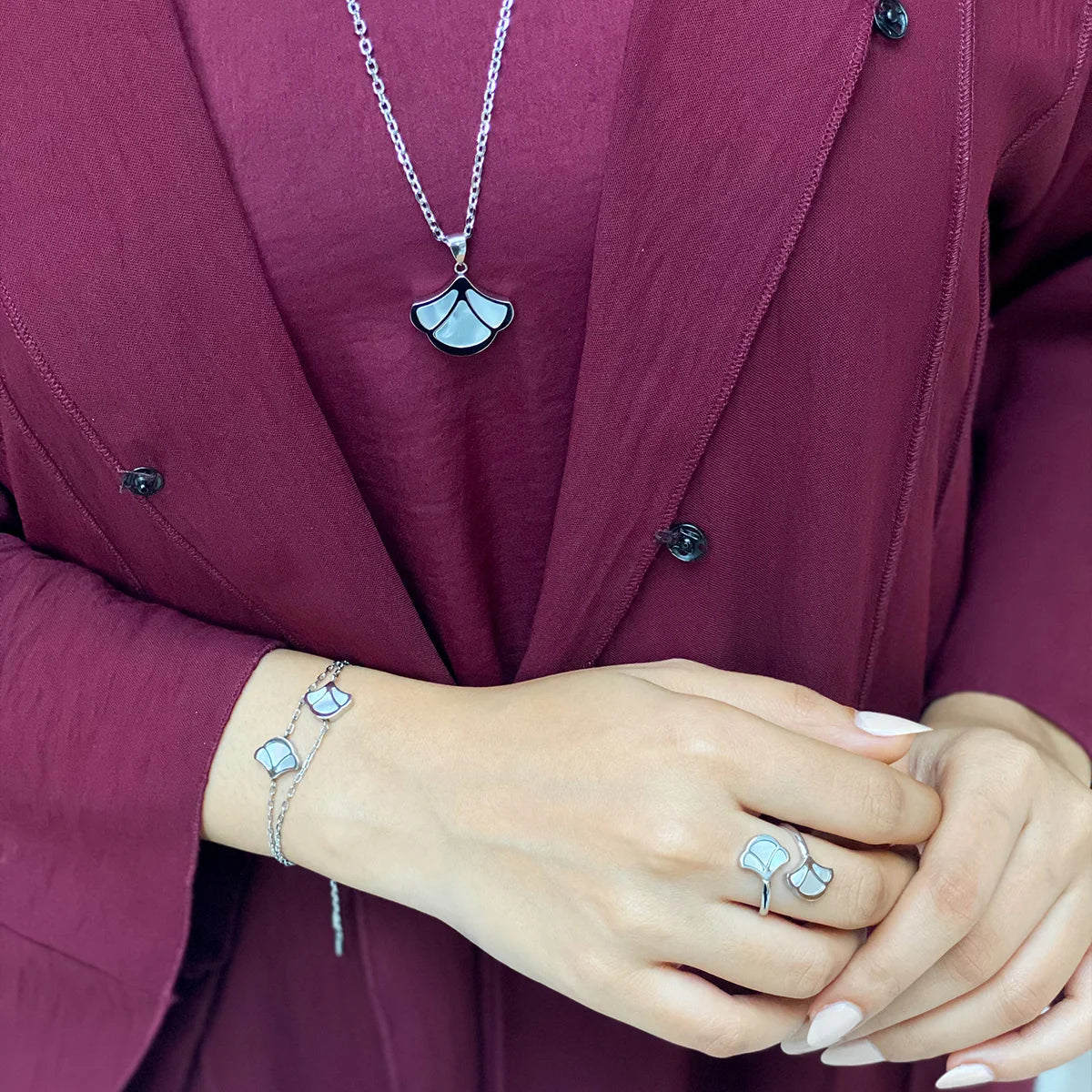 توليب / خاتم اللؤلؤ باللون الفضي