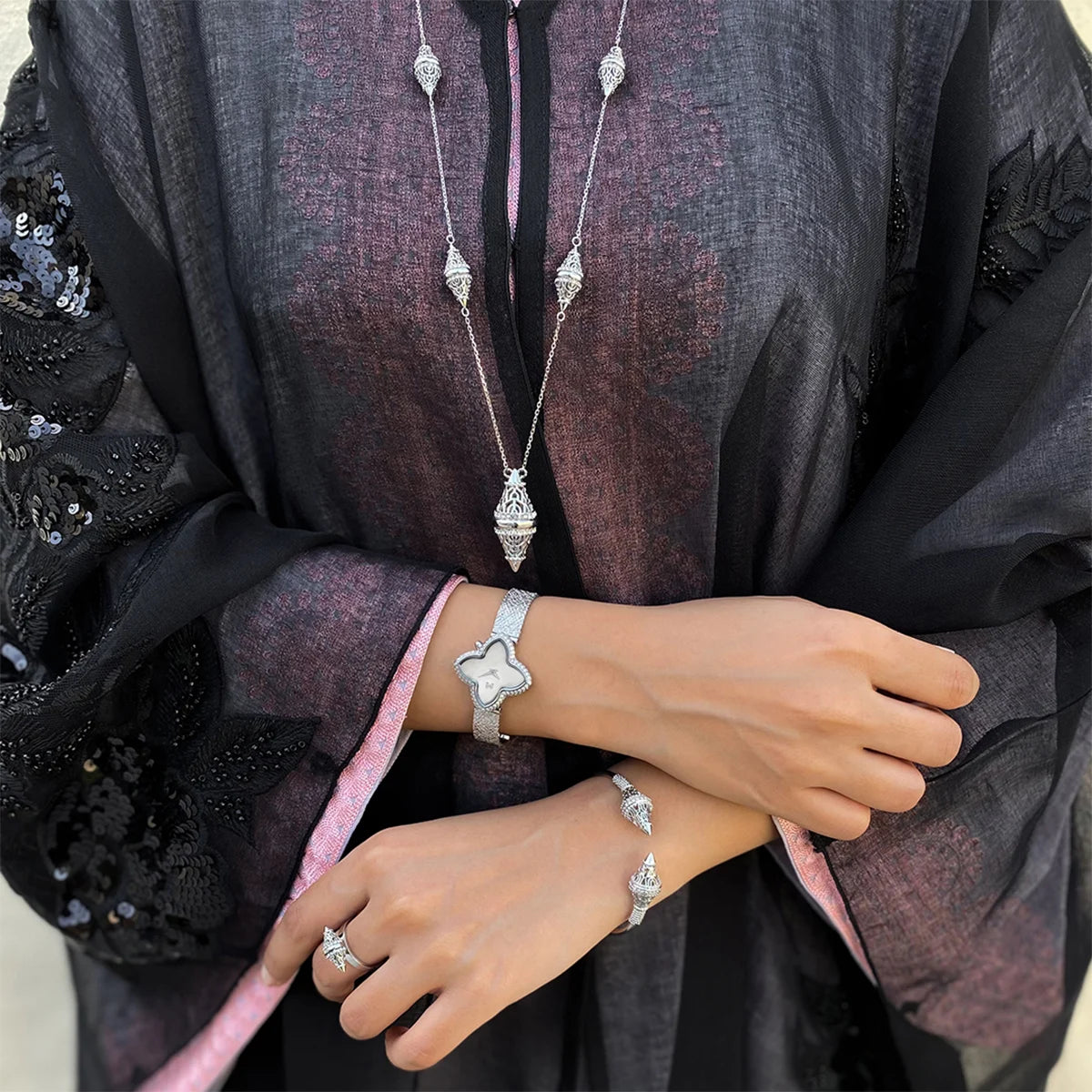 لانترن / قلادة باللون الفضي