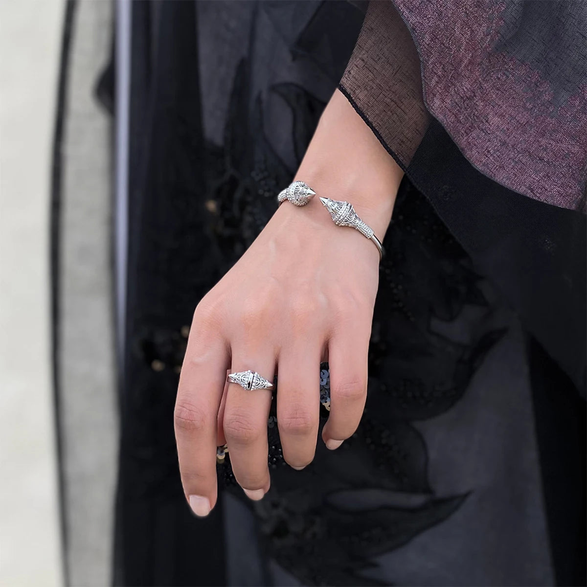 لانترن / خاتم باللون الفضي