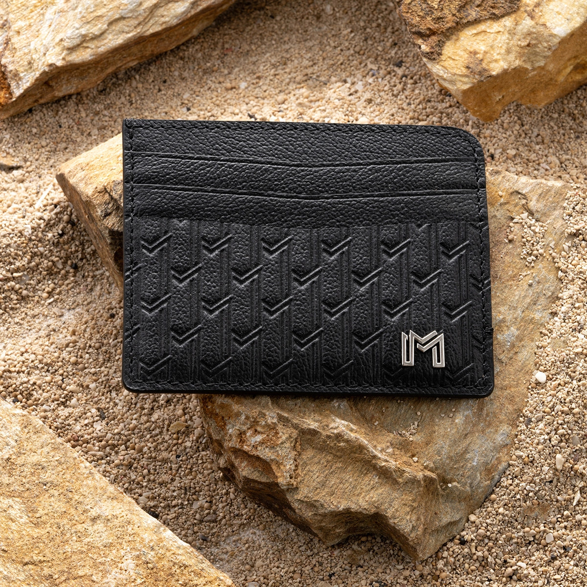 جلد الجمل أسود / فضي