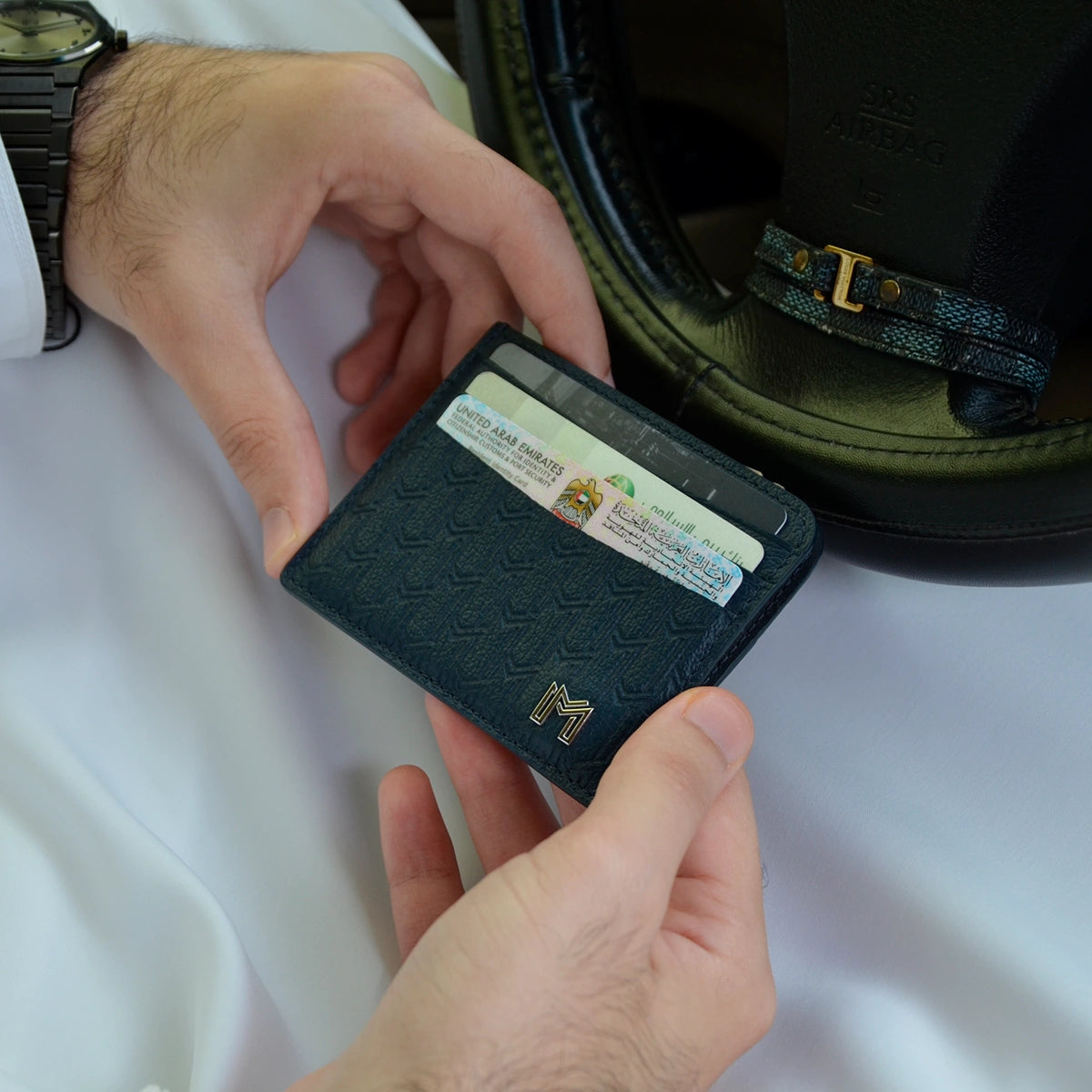 جلد الجمل كحلي / فضي